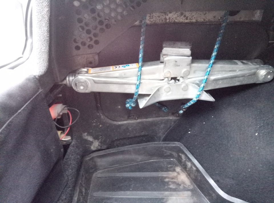 Наводим порядок в багажнике + крепление домкрата — Lada 2108, 1,5 л ...