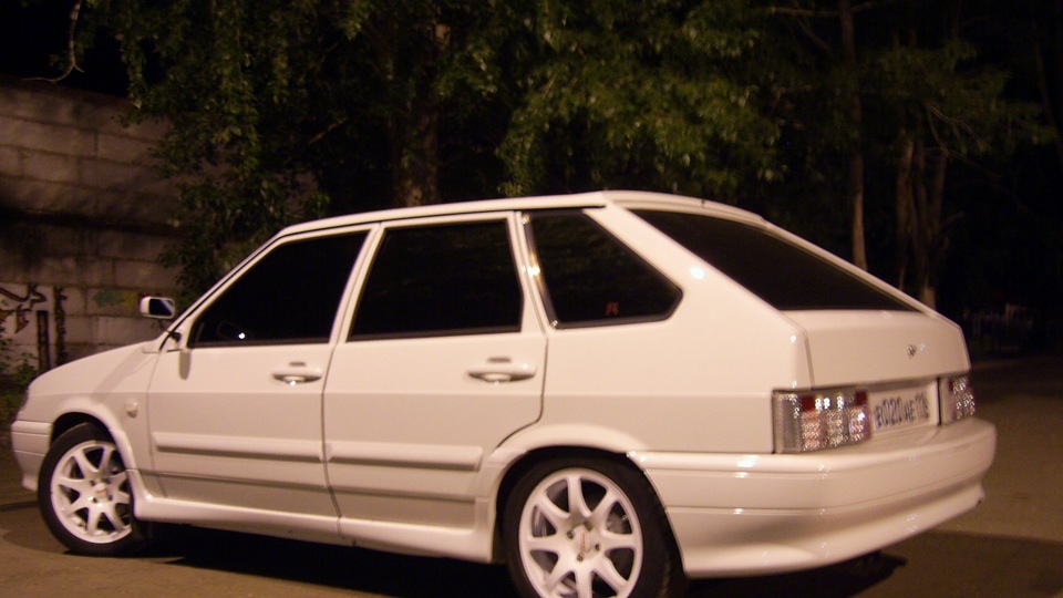 960 ваз 2114 белая с черной крышей