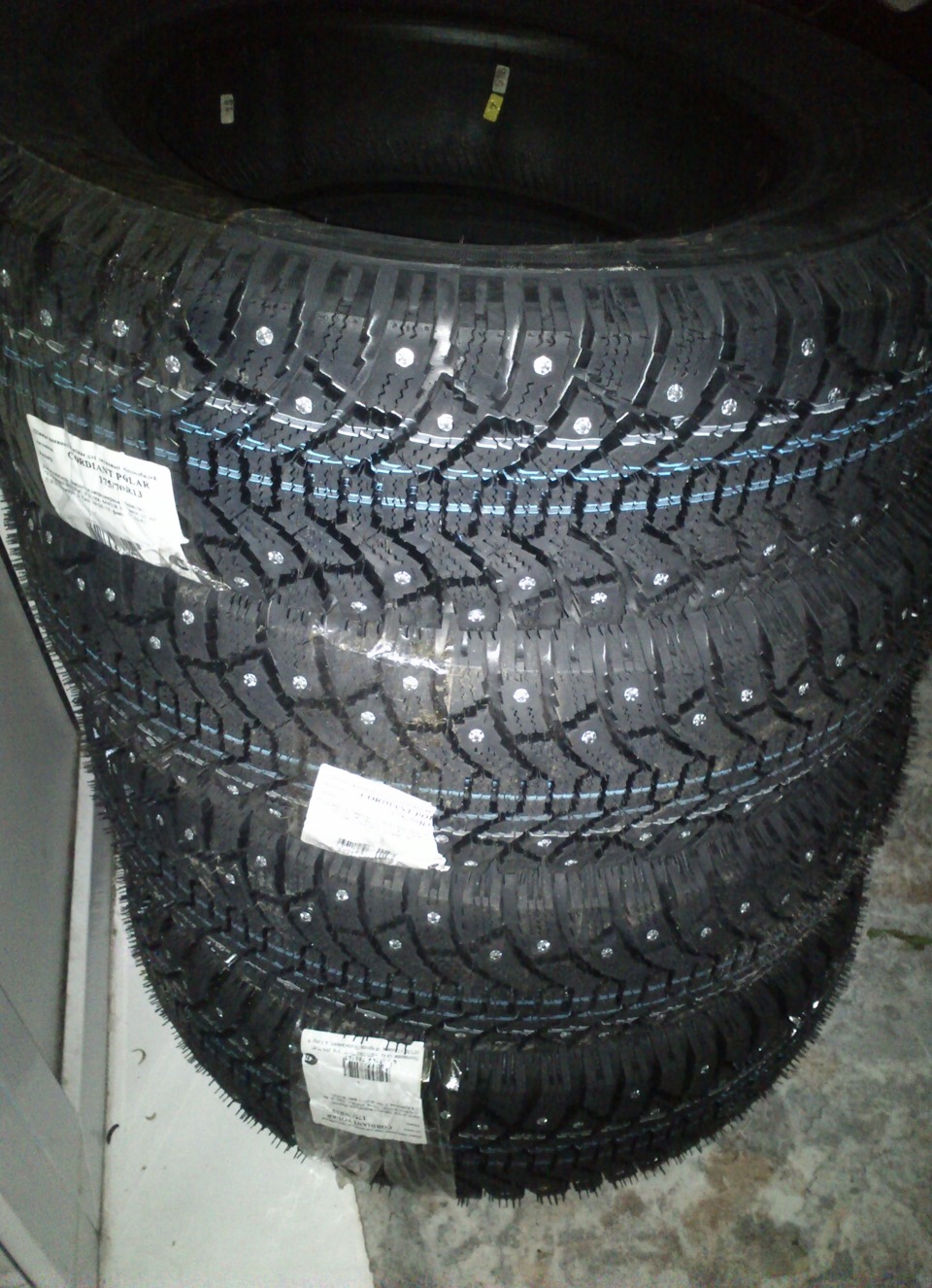 Кордиант 175 70 r13. Cordiant Polar 175/70 r13. Зимние шины 175/70 r13. Кордиант 175/70 r13 зима. Резина 175/70 r13 зима.