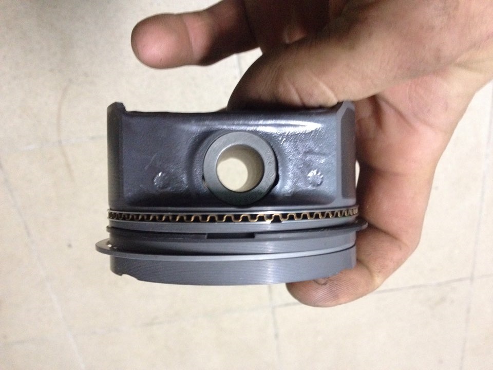 Поршня Mahle — Москвич 412, 2,5 л, 1974 года | запчасти | DRIVE2