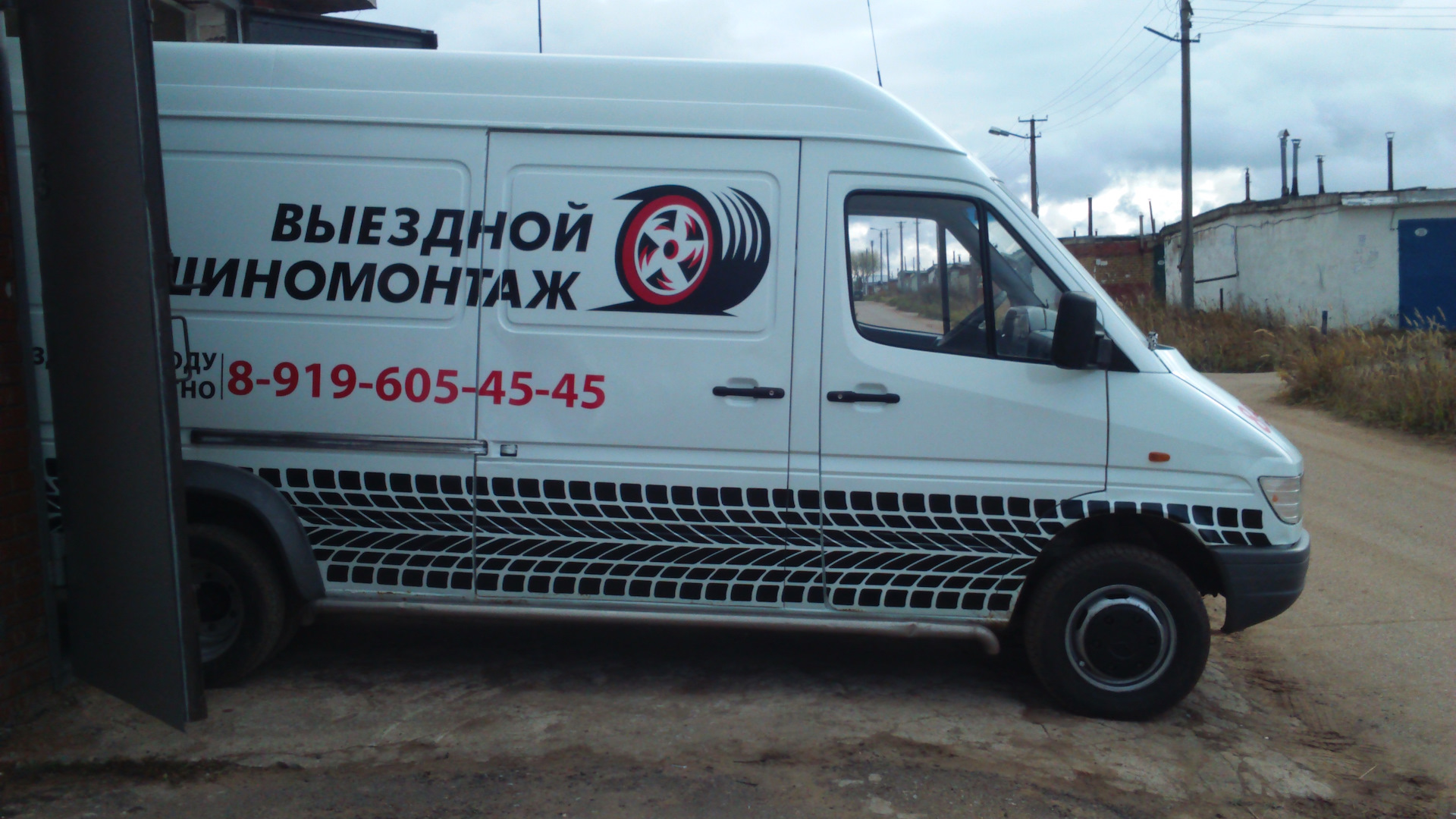 Mercedes-Benz Sprinter (1G) 2.9 дизельный 1997 | Белый 2,9 OM 602 122л.с.  на DRIVE2