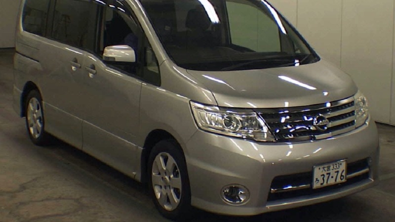 Ниссан серена 2009. Hyundai Elgrand.