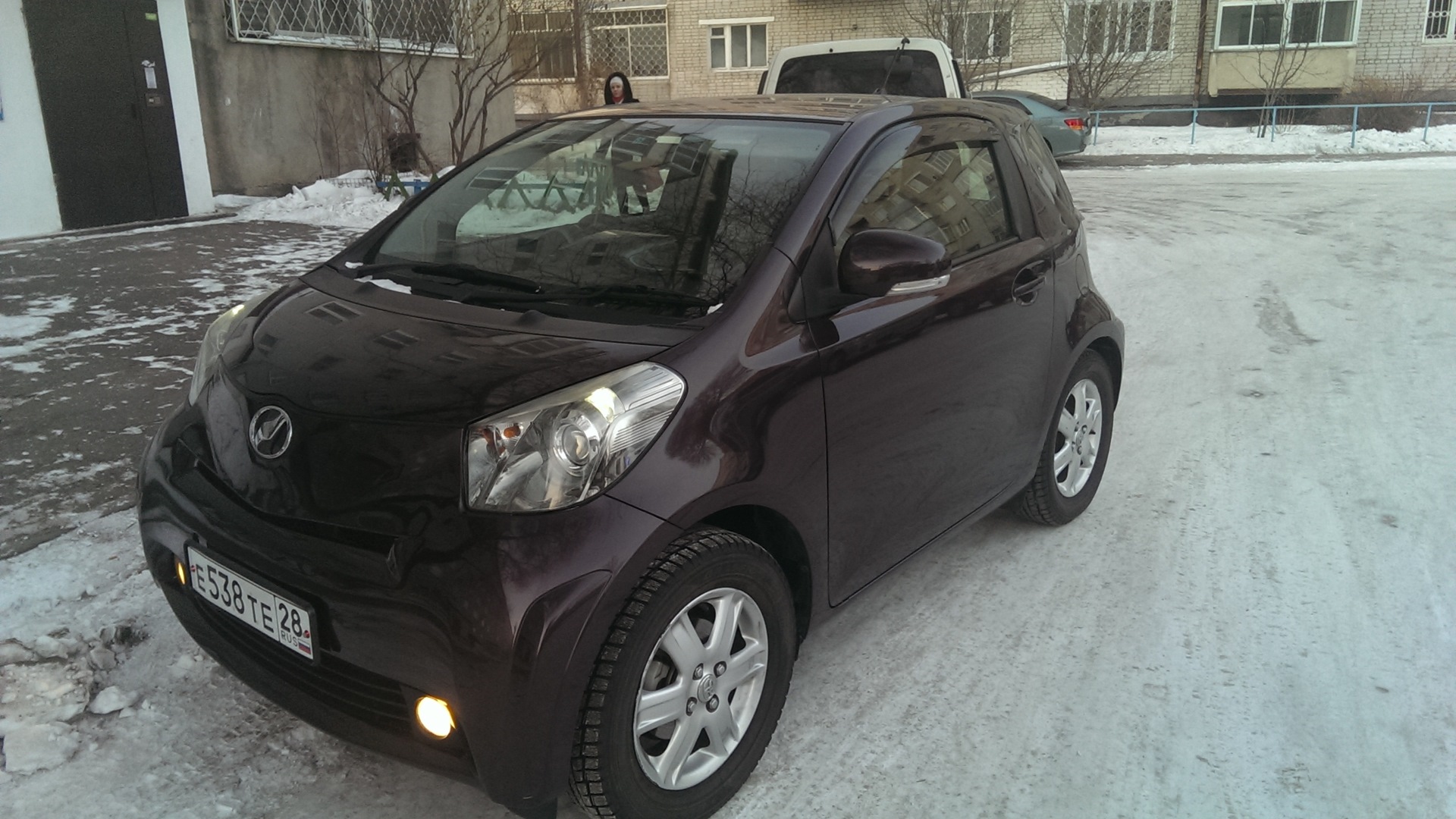 Toyota iQ 1.0 бензиновый 2009 | на DRIVE2