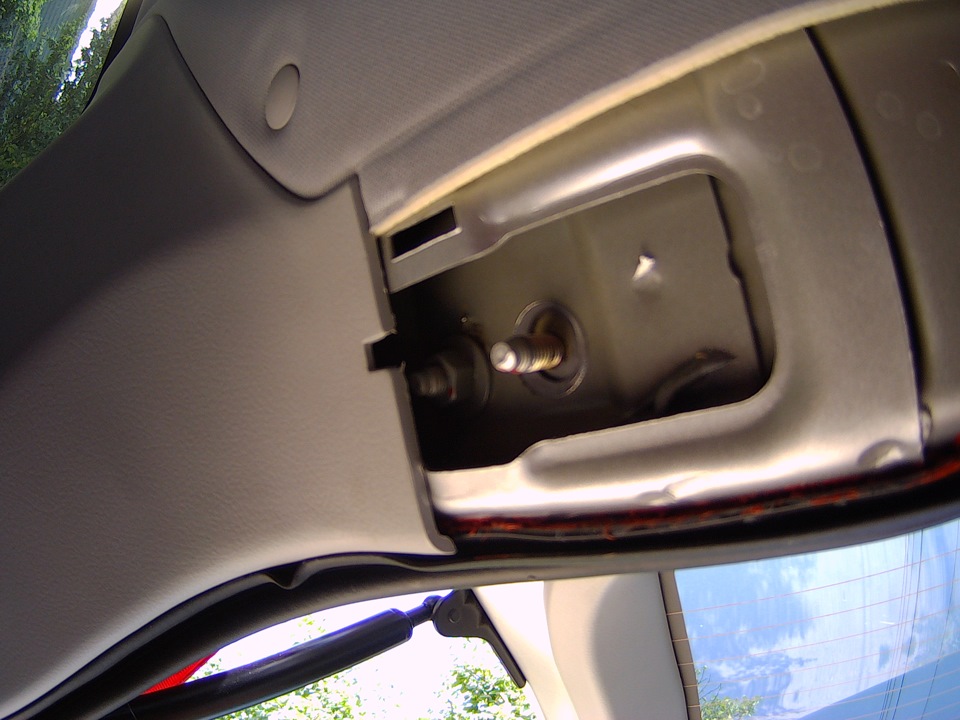 Регулировка задней двери, также допилены пластиковые накладки крыльев. —  Great Wall Hover, 2 л, 2014 года | своими руками | DRIVE2