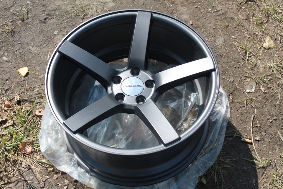 Диски 5 100. Vossen cv3 17 5-100 et31. Диски Vossen cv3 r17. Vossen cv3 r17 5х100. Вогнутые Vossen cv3 r16.