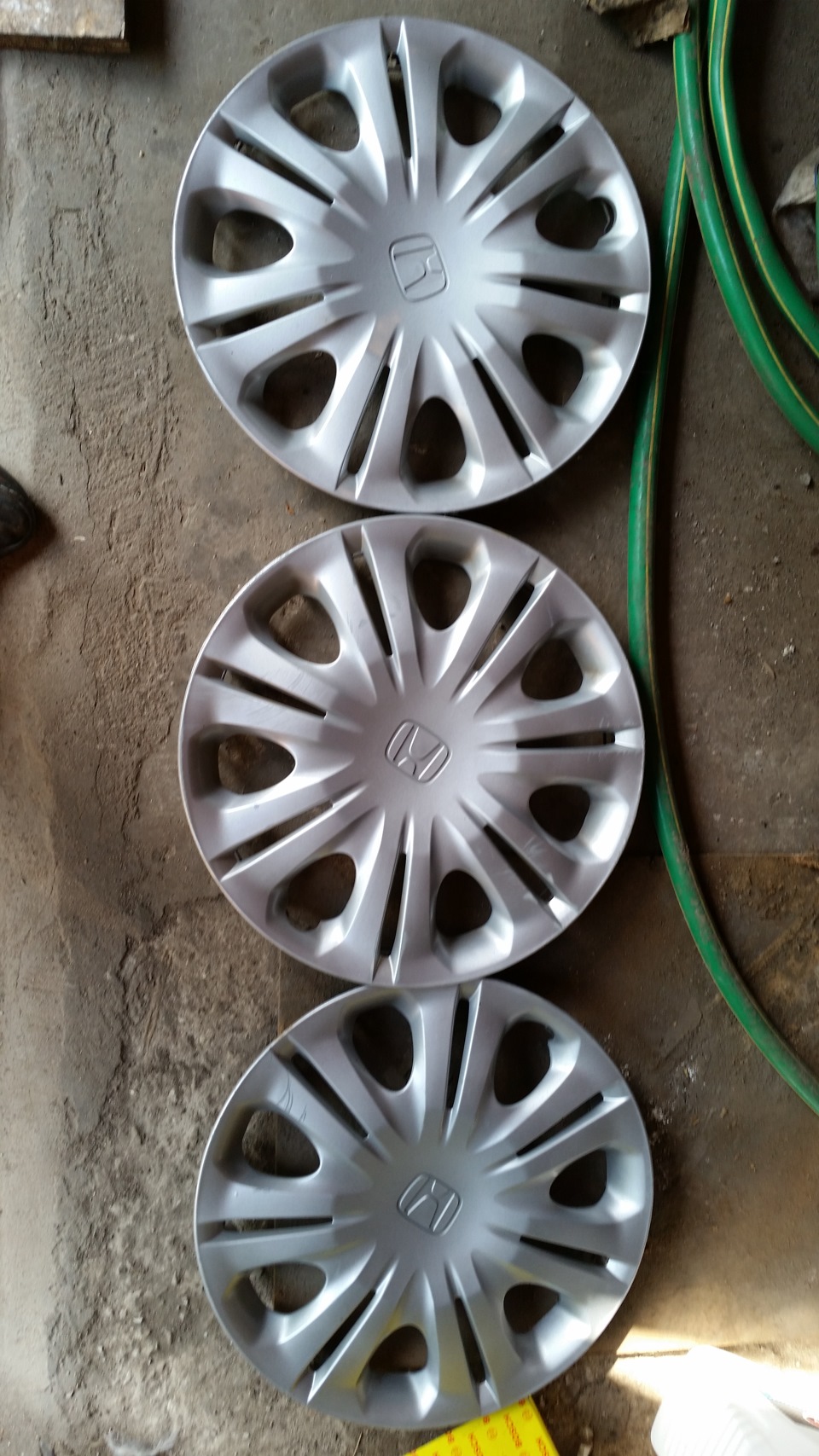 Отдам 15" оригинальные колпаки Honda — Honda Insight (2G), 1,3 л, 2009 ...