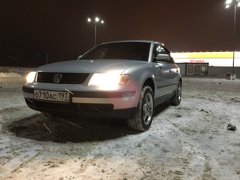 Замена заднего фонаря — Volkswagen Passat B5, 1,8 л, 1998 года | своими ...