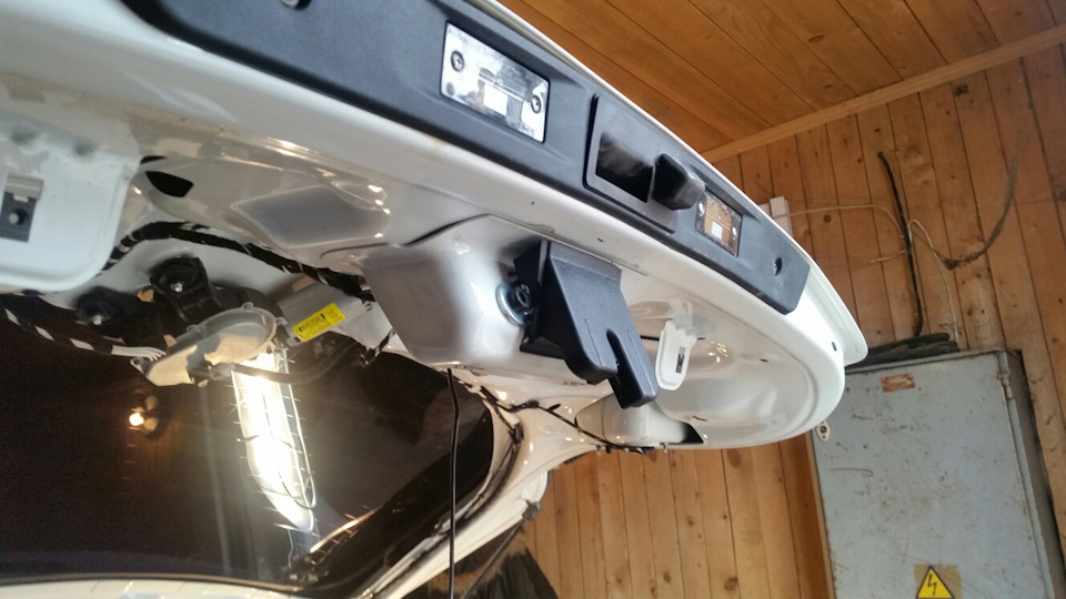 Установка камеры заднего вида на Тигуан — DRIVE2