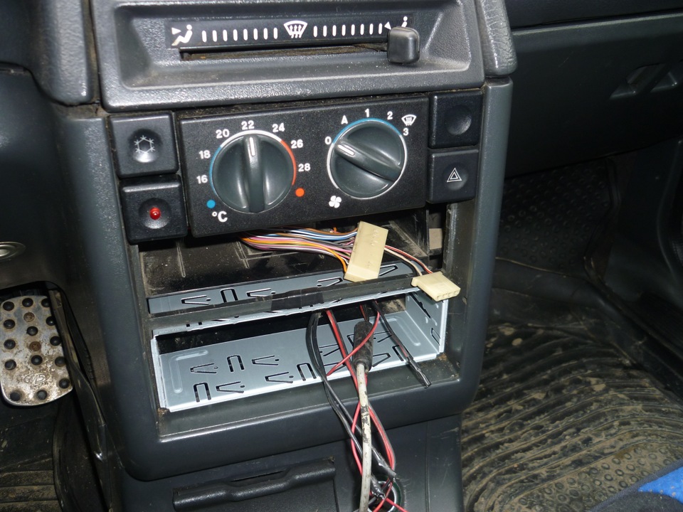 Музыка (голова) — Lada 2112, 1,5 л, 2003 года | автозвук | DRIVE2