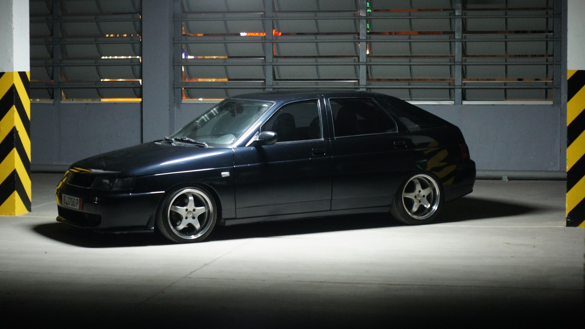 Lada 2112 stance