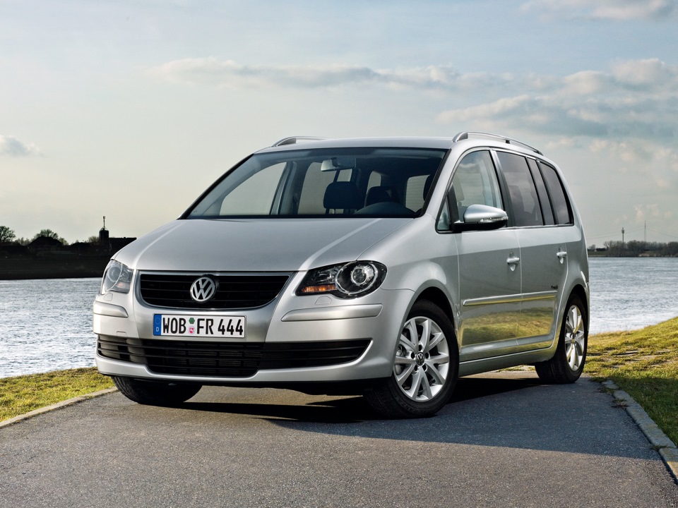 Машина Volkswagen Touran