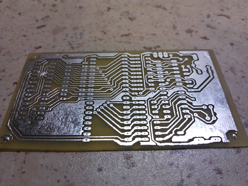 Лужение платы смд. Лужение платы. Лужение проводников. Как собрать олово с платы. Лужение печатных плат.