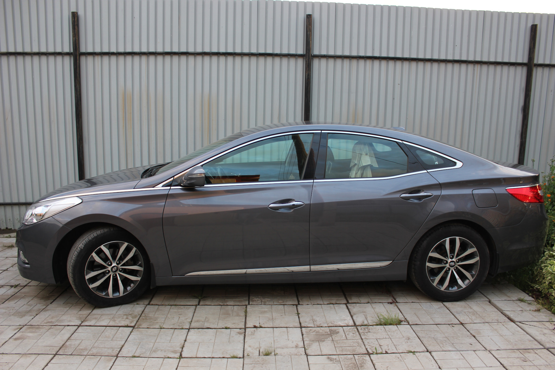 Hyundai grandeur 3.3