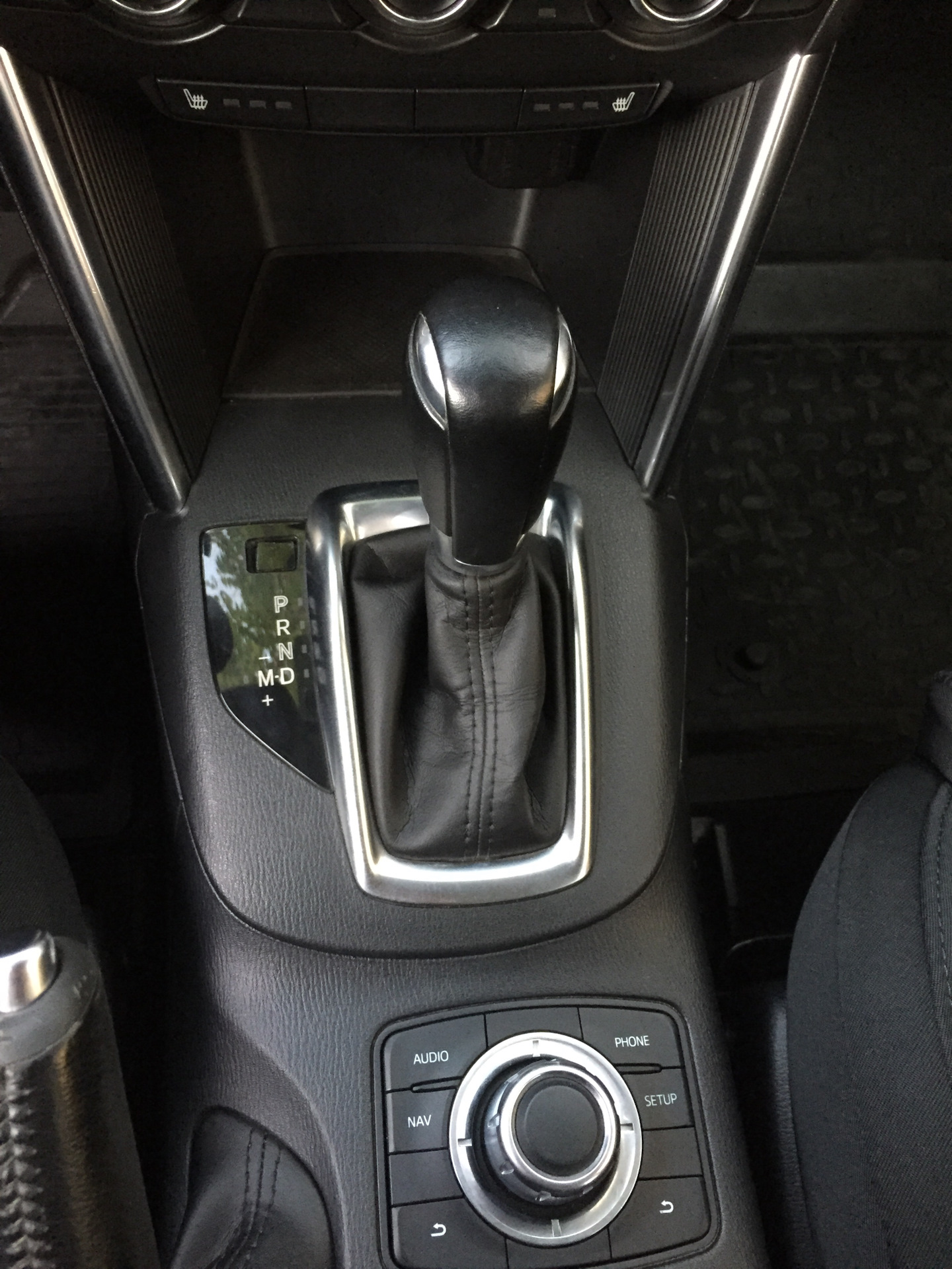 Cx 5 на автомате. Cx 5 на автомате. Акпп мазда сх5. Коробка передач мазда сх 5. Cx5 2015 селектор акпп.