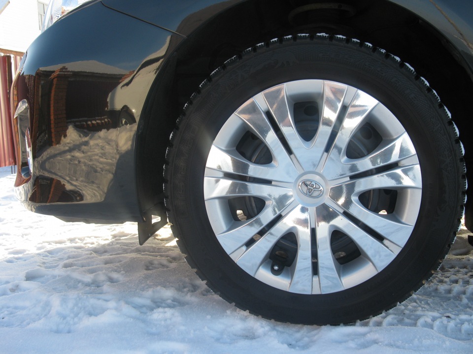 Хром пленка на колпаки. — Toyota Corolla (130), 1,6 л, 2012 года ...