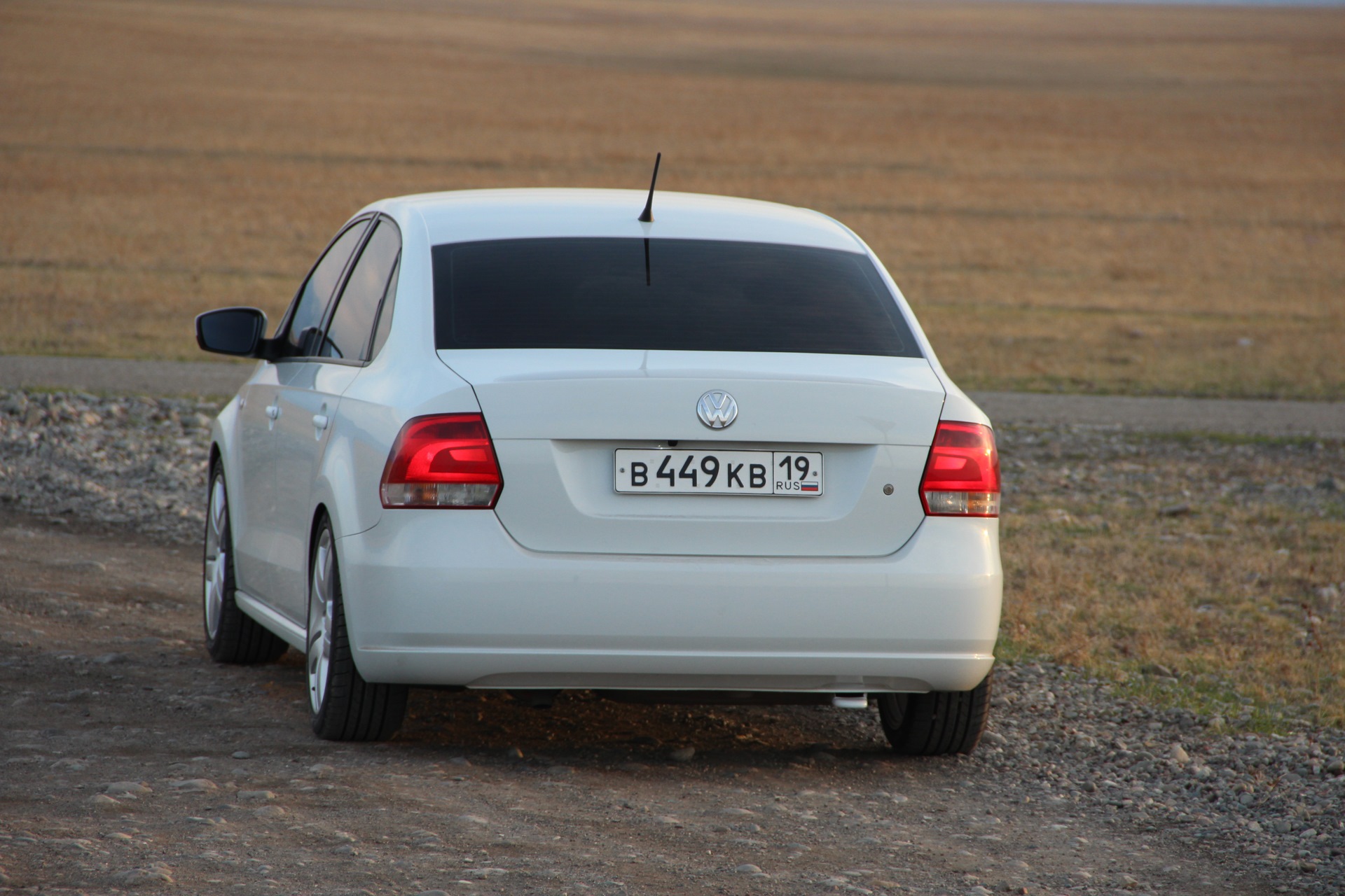 Volkswagen Polo long Beach r17