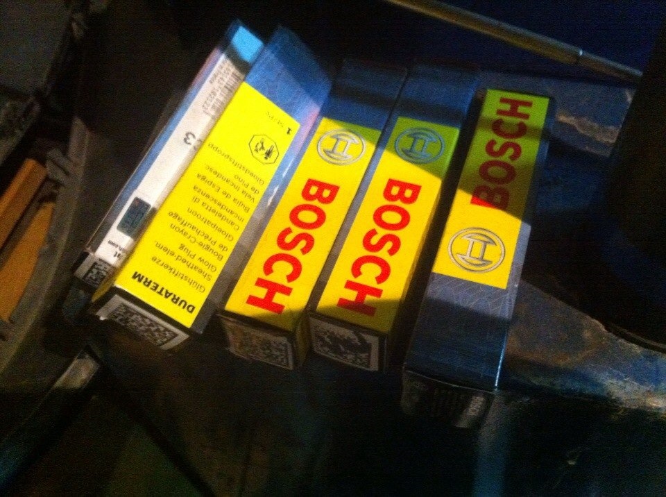 Замена свечей накаливания. — Volkswagen Multivan (T5), 2,5 л, 2005 года ...