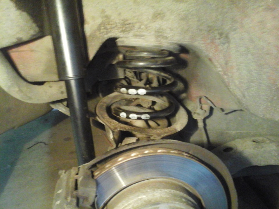 E36(купэха) Что за точки на пружинах, что они означают? — Сообщество ...