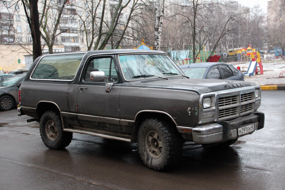 Suburban 5.7. Chevrolet Suburban 1992. Chevrolet Suburban 1982. Субурбан Шевроле 1992г. Chevrolet Suburban 1992 броневик.