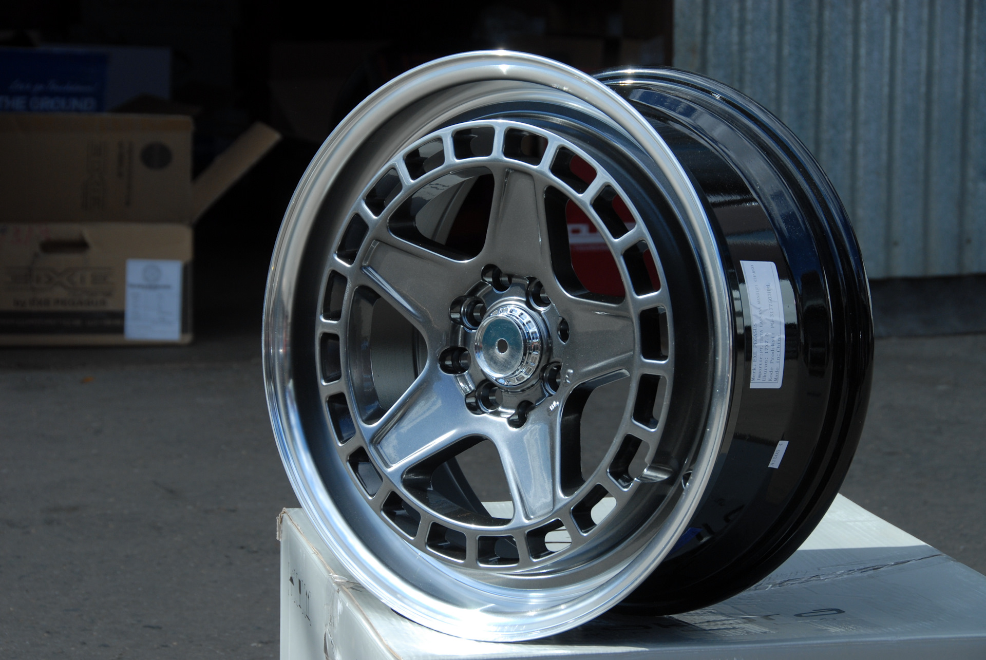 Диск 114. Touchdown Wheels r15. Диски Volk двойной разболтовкой к15. MWT Racing диски. Диски Momo двойной разболтовкой к15.