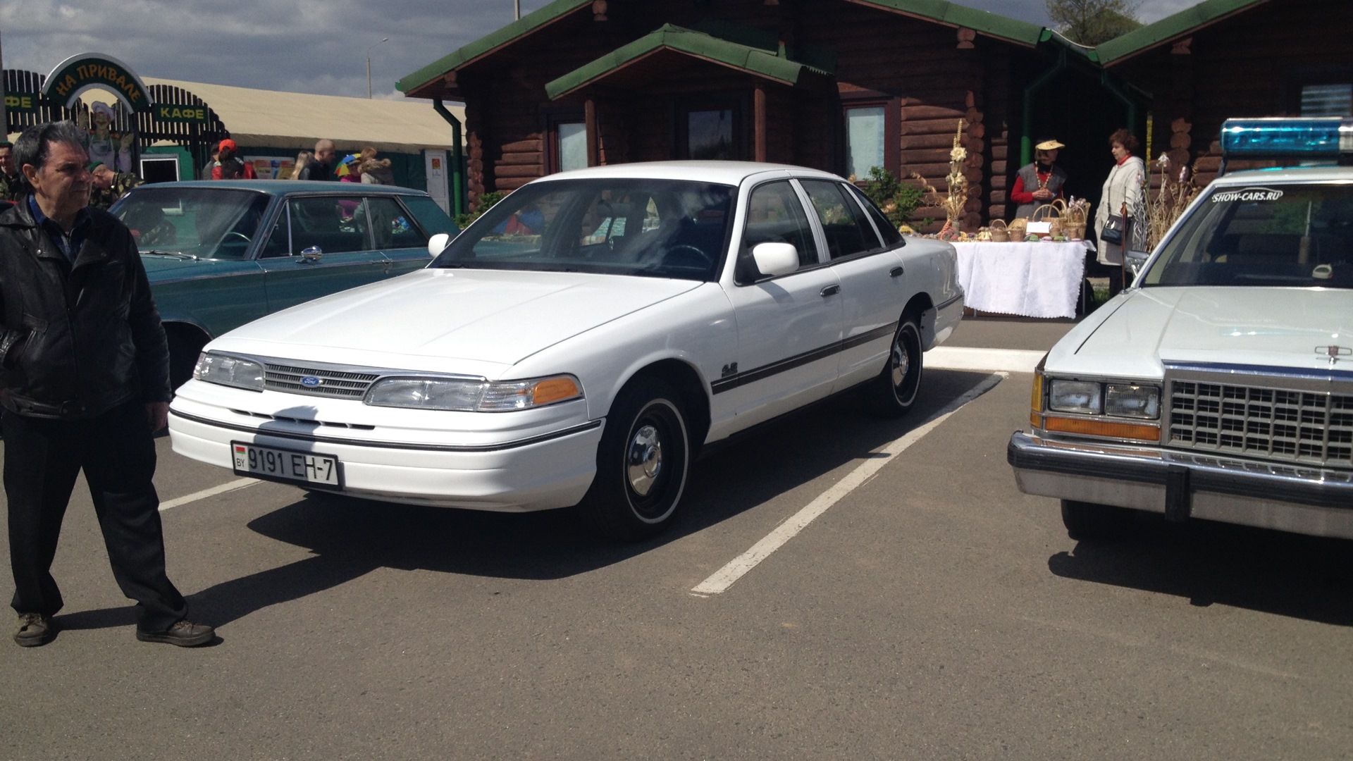 Ford Crown Victoria 4.6 бензиновый 1992 | Белый лайнер Police на DRIVE2