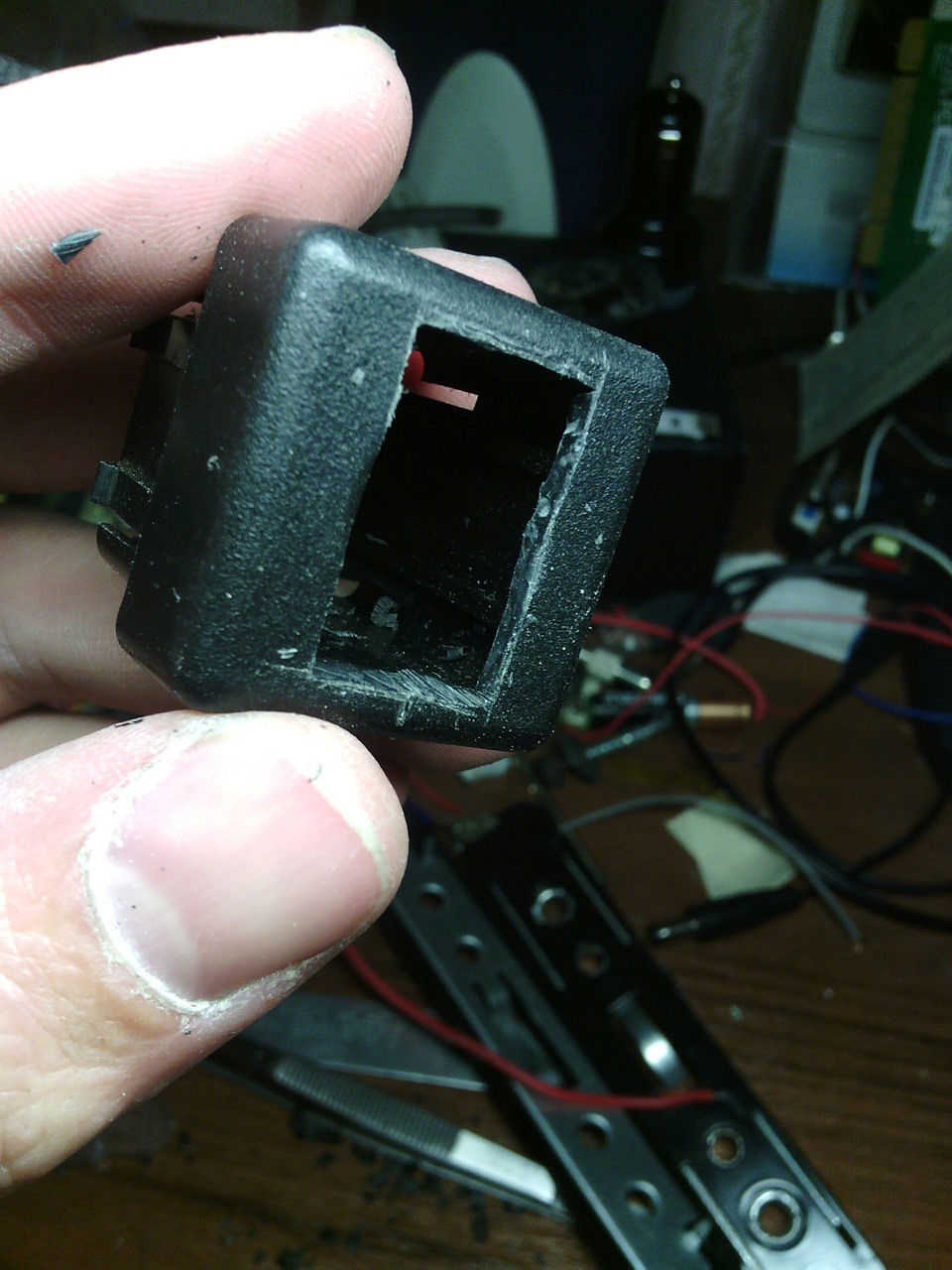 Вольтметр в кнопку — LADA 21124, 1,6 л., 2006 года | электроника | DRIVE2