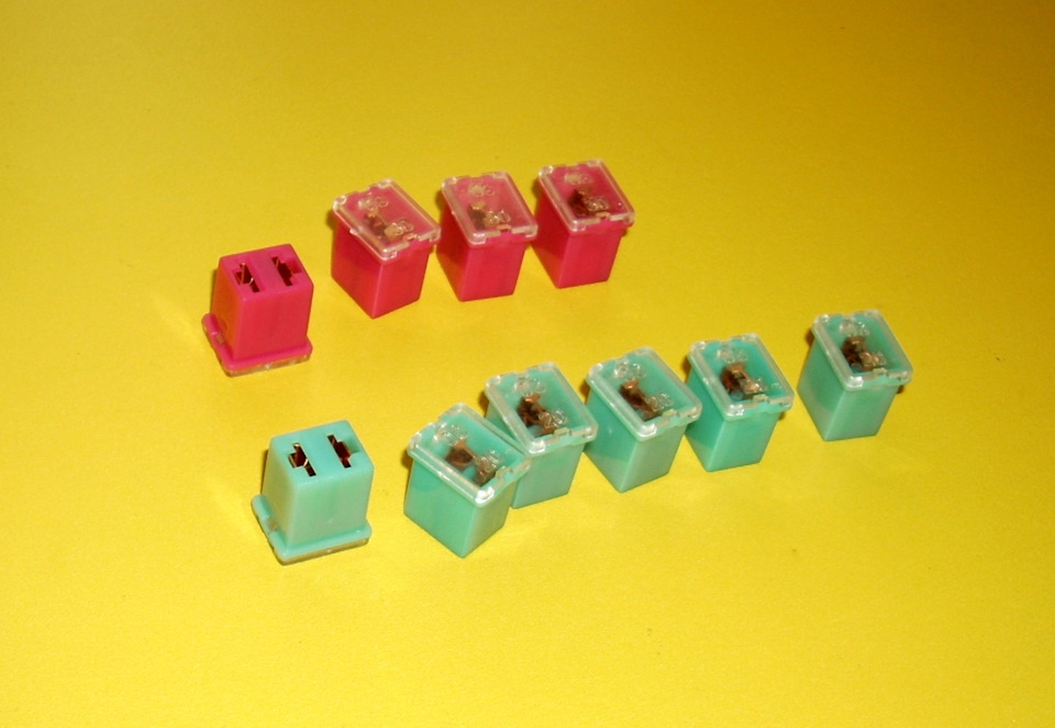 Предохранитель синий JCase 20A на Веста, Икс Рей узнать цену и купить