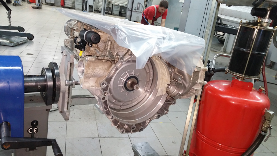 Коробка готова к установке на место — Audi Q5 (1G)