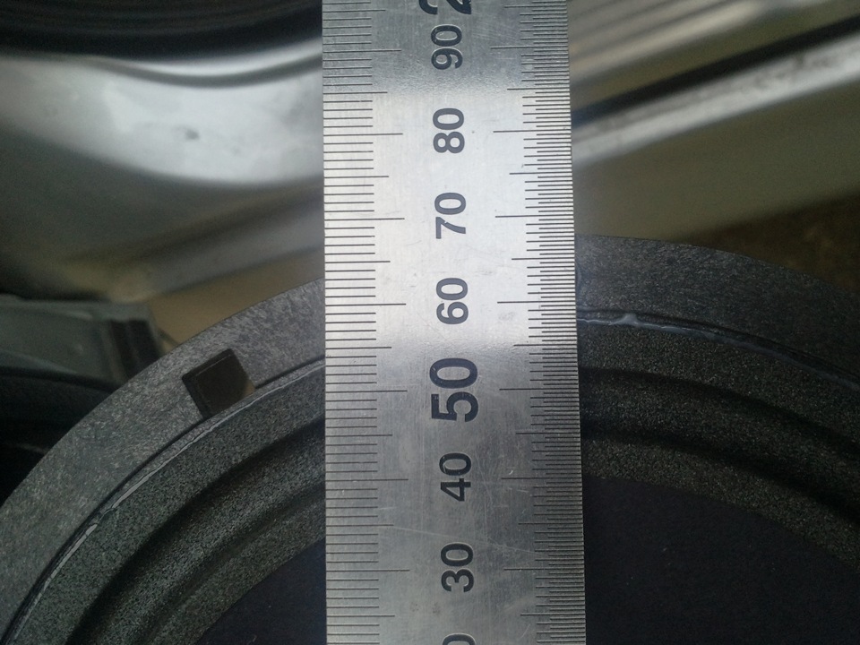 динамики в задние двери шкода тур. 2fd302u 960. динамики в задние двери шкода тур фото. динамики в задние двери шкода тур-2fd302u 960. картинка динамики в задние двери шкода тур. картинка 2fd302u 960. "Овалы", оставшиеся с 2107, не предназначены для монтажа в штатные боковины, а врезать их в полку не хотелось — слишком она для них хлипка. В феврале 2019 была заказана акустическая полка с боковинами под эти самые "овалы" на tuningcars63 (полка 2750р, 200р доплата за черный карпет, 400р доставка).