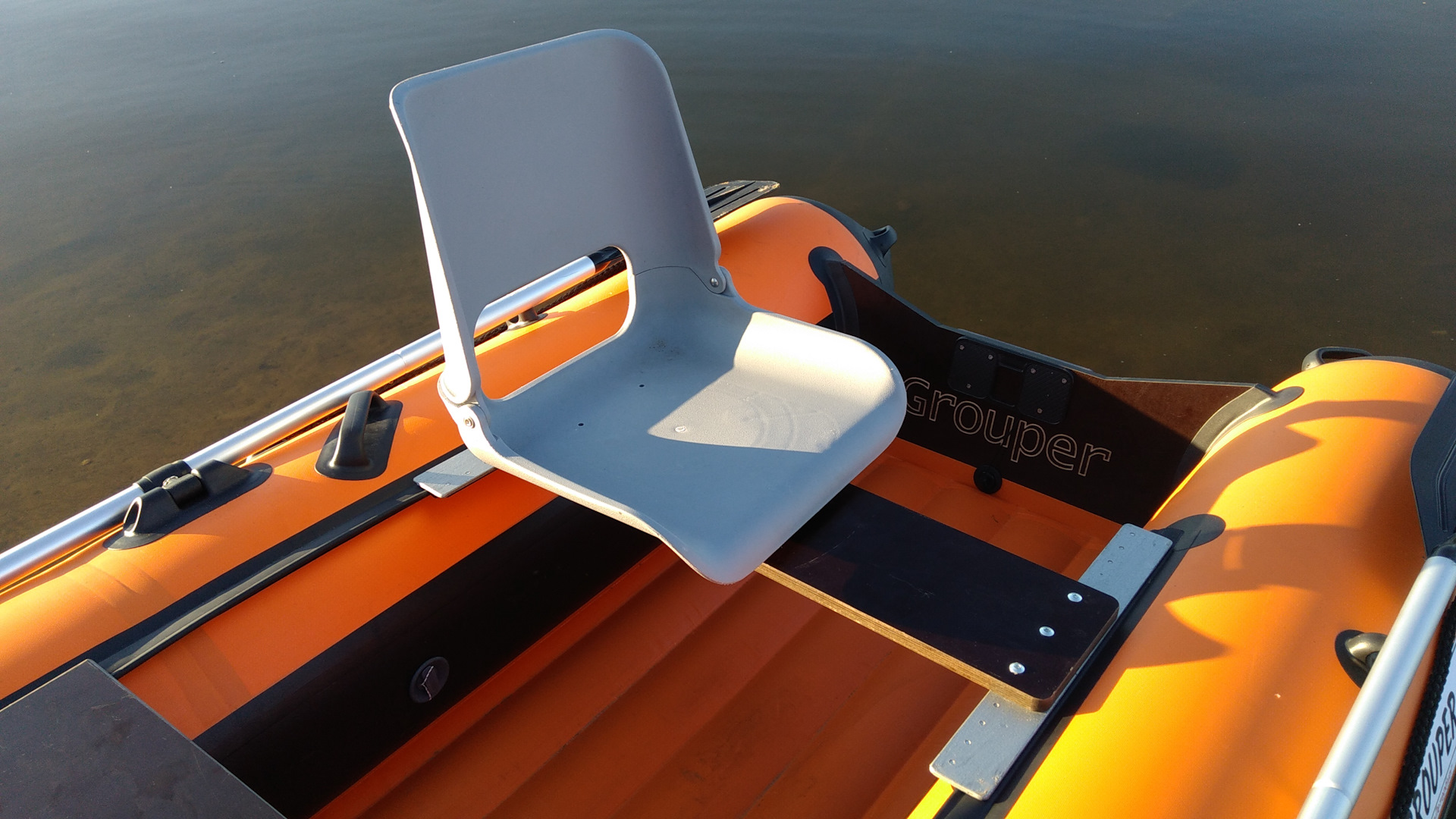 Установка кресла в лодки пвх