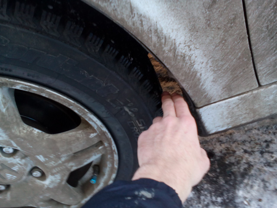 ходит заднее колесо