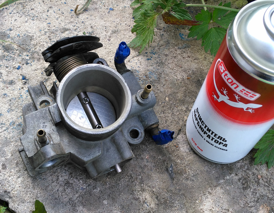 Почистил дроссельный узел. — Lada 21101, 1,6 л, 2005 года | своими ...