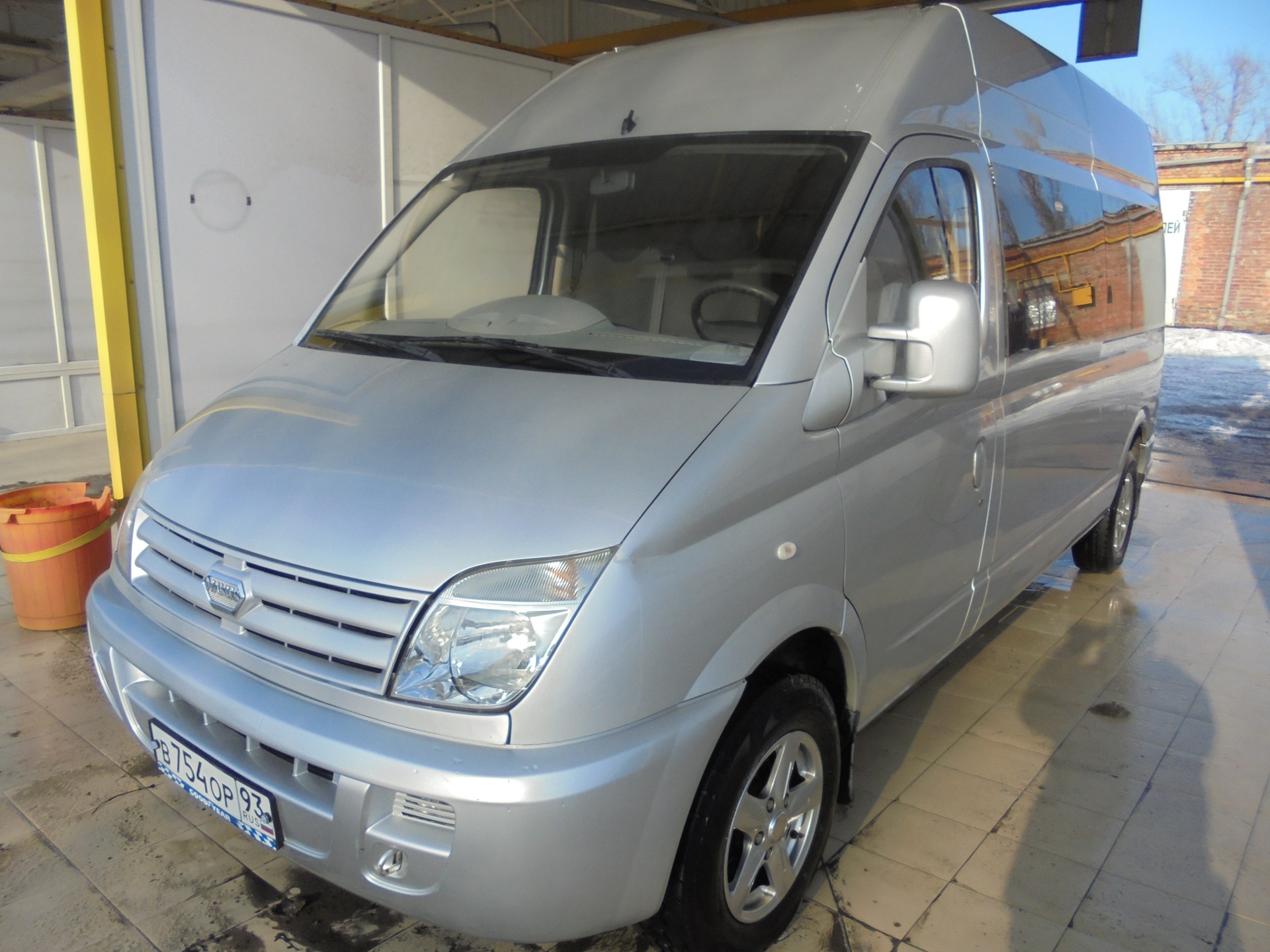 LDV Maxus микроавтобус