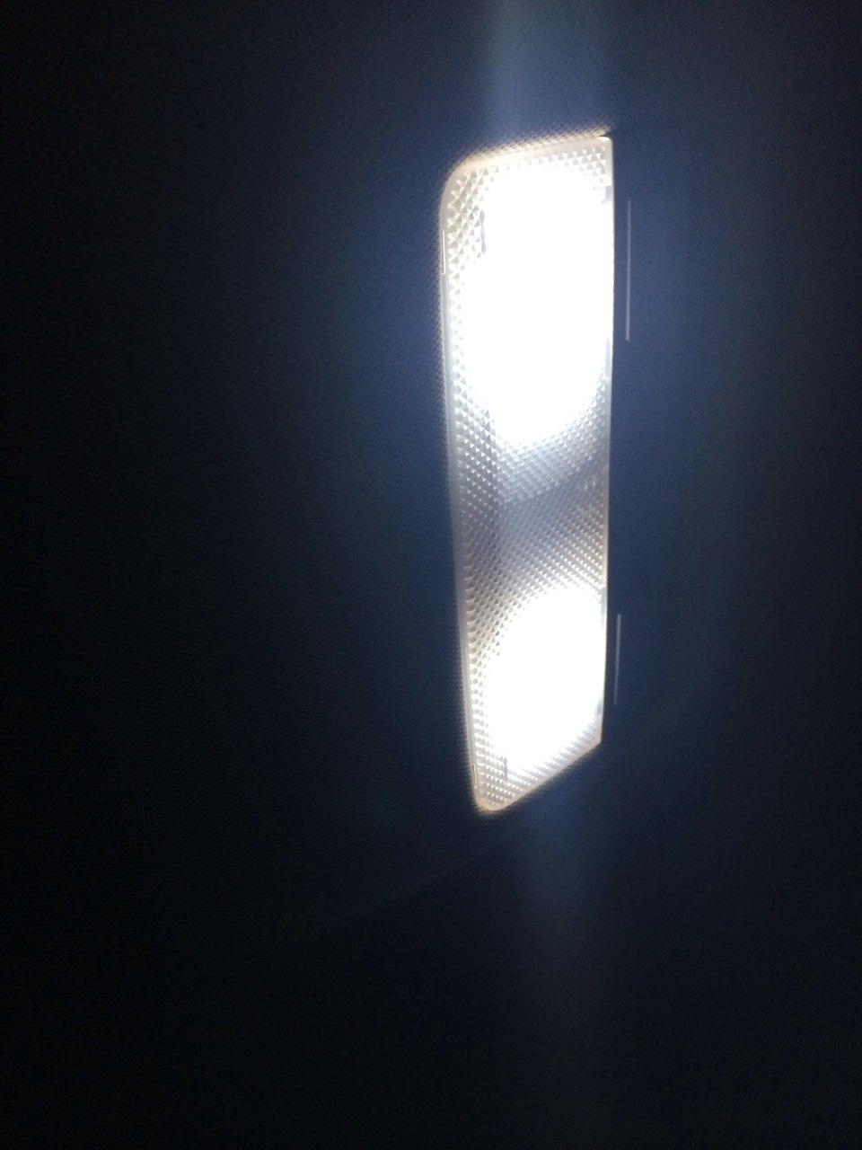 замена лампочек освещения салона — Opel Astra J, 1,6 л, 2013 года ...