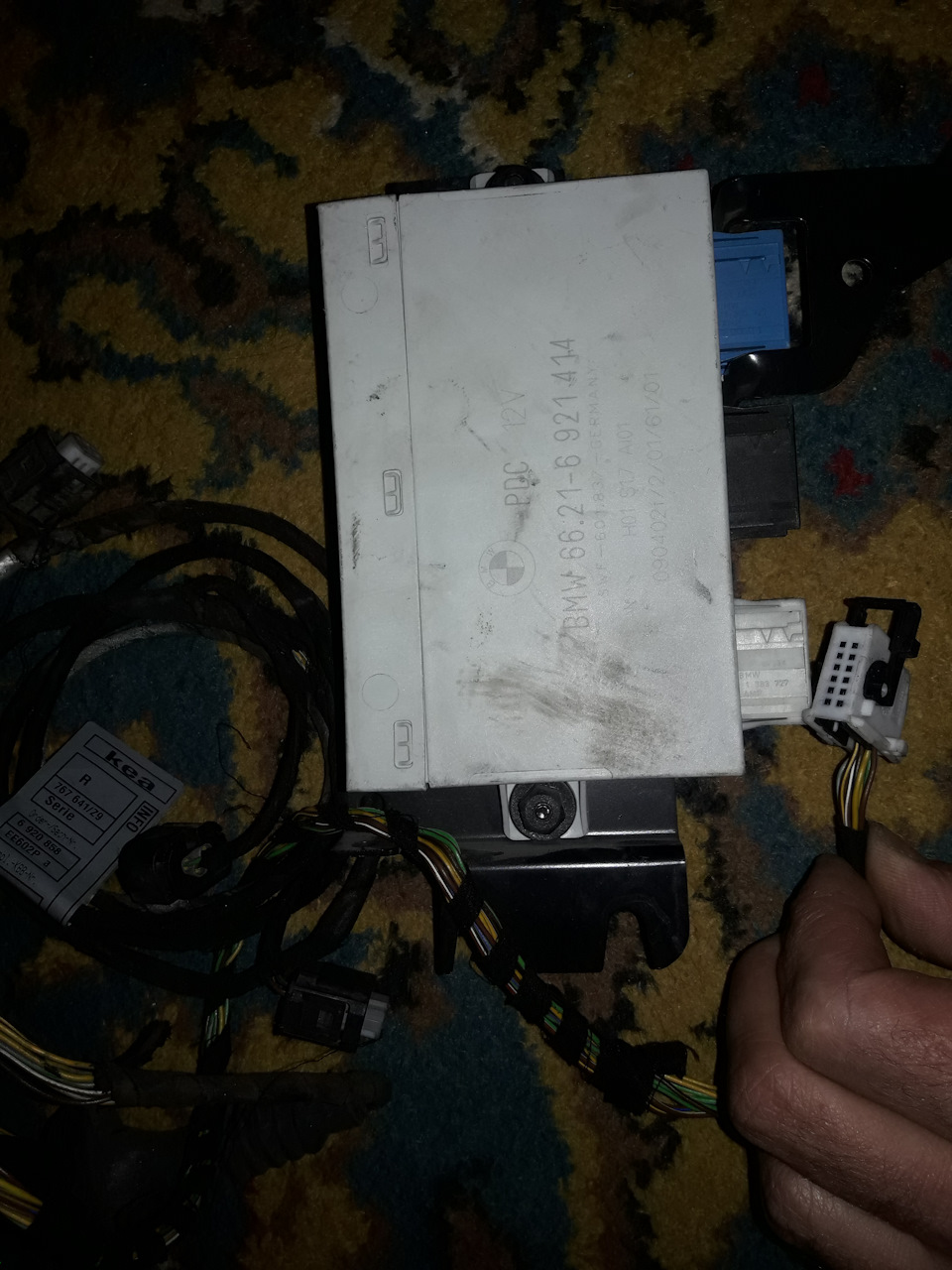 Фото в бортжурнале BMW 5 series (E39). Запчасти на фото: 66216921414, 6920858