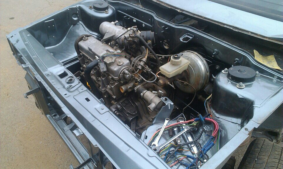 Крепление мотора авто. Кто поставит двигатель. Двигатель ваз 2107 на москвич 412. Двигатель ваз 2107 на москвич 412. Москвич 412 двигатель от бмв.