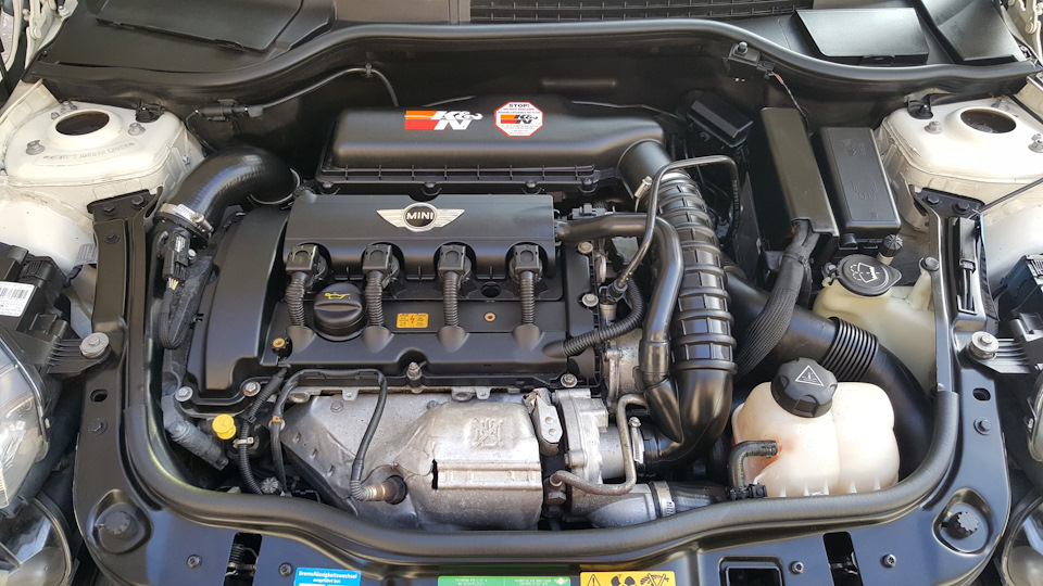 Двс бмв 2. 6. 0 231hp. Mini cooper 1. Подкапотка mini cooper.