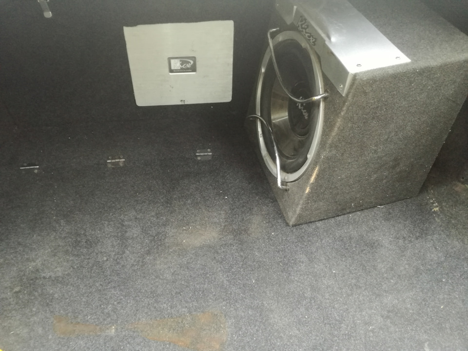 Сабвуфер Kicx ICQ-300Ba. — Toyota Corona (T190), 2 л, 1992 года ...