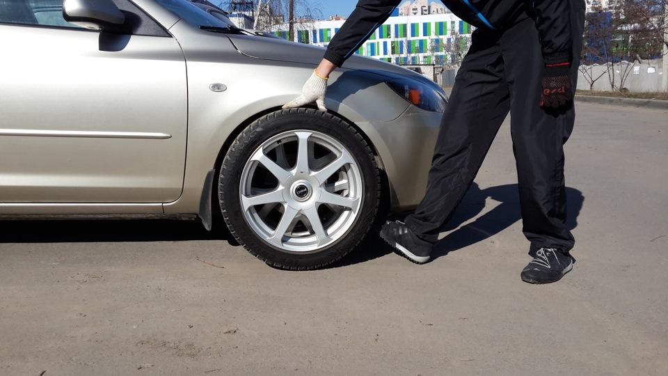 Драйв диски ззз. Диски Bridgestone Feid r17. Диски Bridgestone Feid r17 на авто. Бриджстоун Feid. Bridgestone Feid r17 на машине.