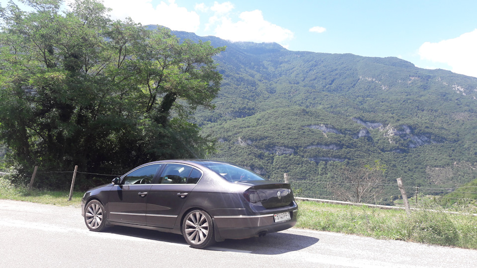 Гудят колеса (( — Volkswagen Passat B6, 1,8 л, 2010 года | наблюдение ...