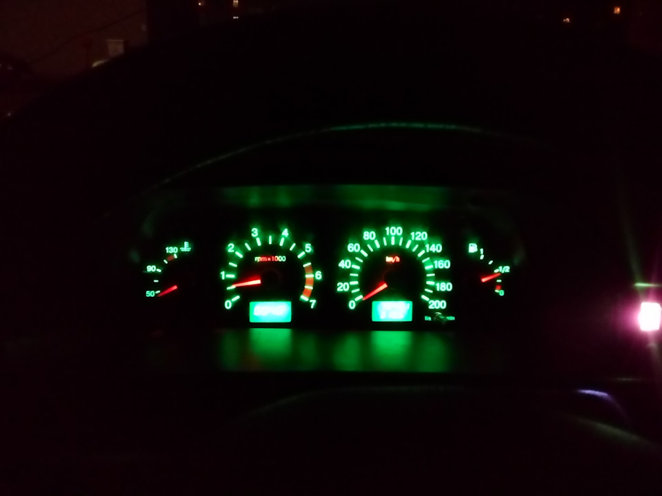 Пересвет инвест. Зеленый пересвет. Инвест логотип. Пересвет салона ваз 2110. Зеленый пересвет.