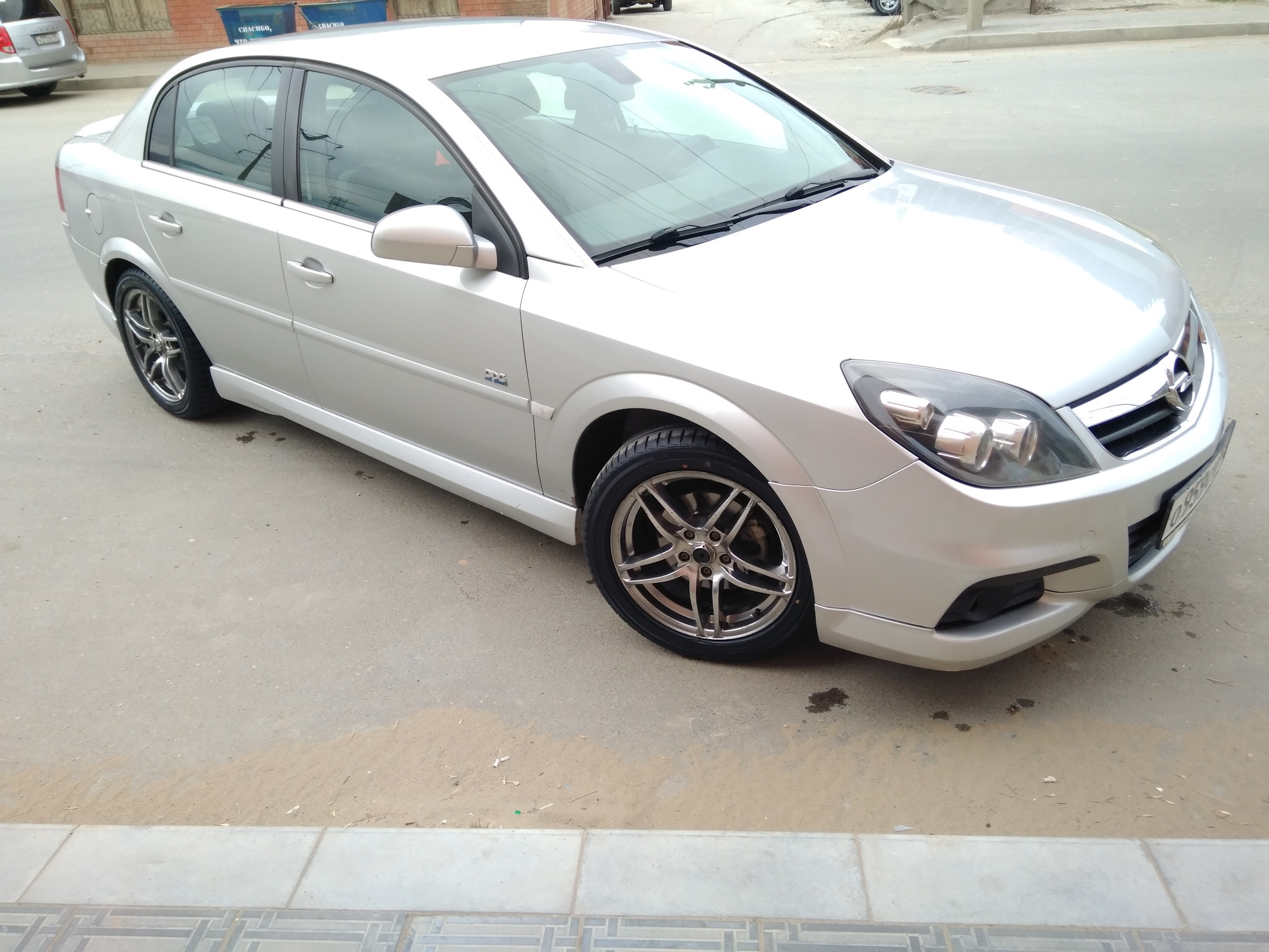 Нивка Синька. Вздрагивает на холостых. Припадочная? — Lada 4x4 3D, 1,7 ...