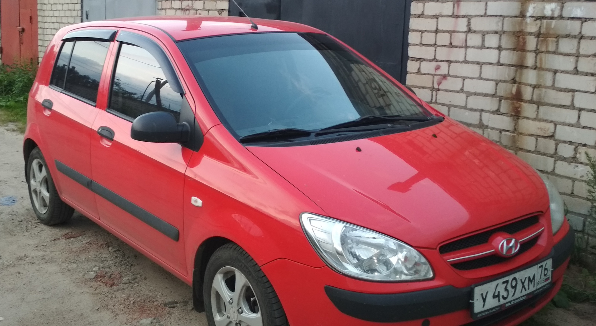 Артикул 2011. H20502 Cobra Tuning для Hyundai Getz. Дефлекторы на окна Хендай Гетц. Ветровики Хендай Гетц. Cobra Tuning h20502.