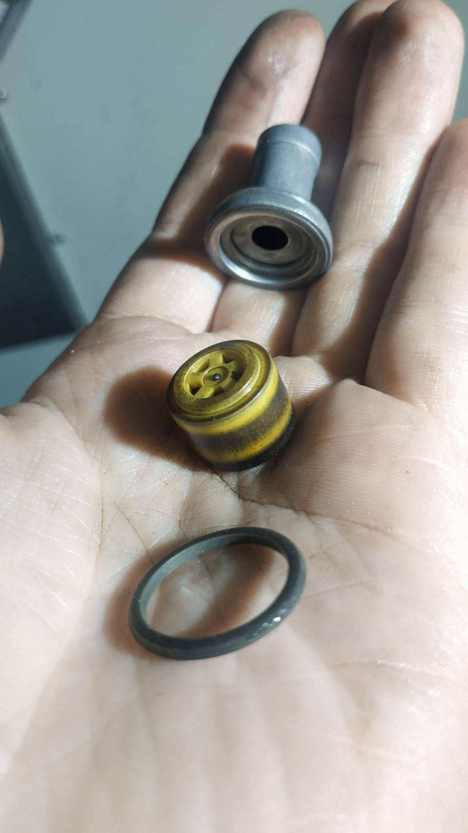 Штуцер вакуумного насоса… — Skoda Octavia Combi A4 Mk1, 1,9 л, 1999 ...