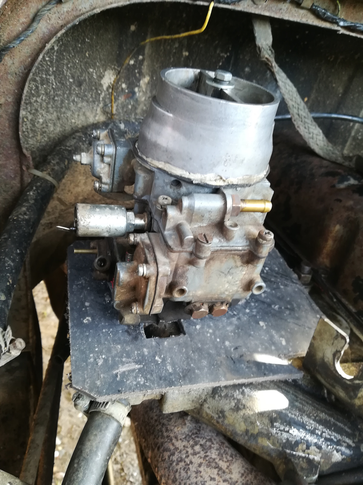 Карбюратор на уаз 3303 417 двигатель. Регулировка карбюратора на уаз 417 двигатель. Карбюратор уаз 417 двигатель. Уаз 2206 воздушный фильтр карбюратор. Карбюратор к 151 на уаз 417 двигатель.