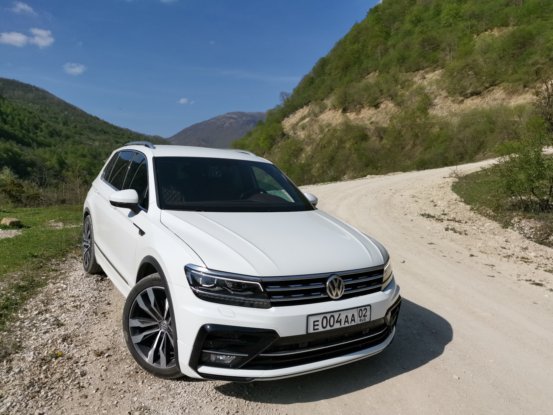 Фольксваген тигуан 2 2018. Volkswagen Tiguan 2 r-line. VW Tiguan 2018 r line. Volkswagen Tiguan 2021 r line. Фольксваген Тигуан 2019 r line.