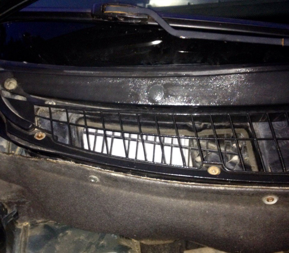 Замена салонного фильтра (без кондиционера) — Lada Приора хэтчбек, 1,6 ...