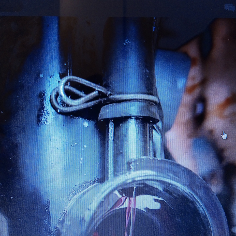 течь антифриза из за крышки радиатора — Nissan AD (Y11), 1,5 л, 2003 ...