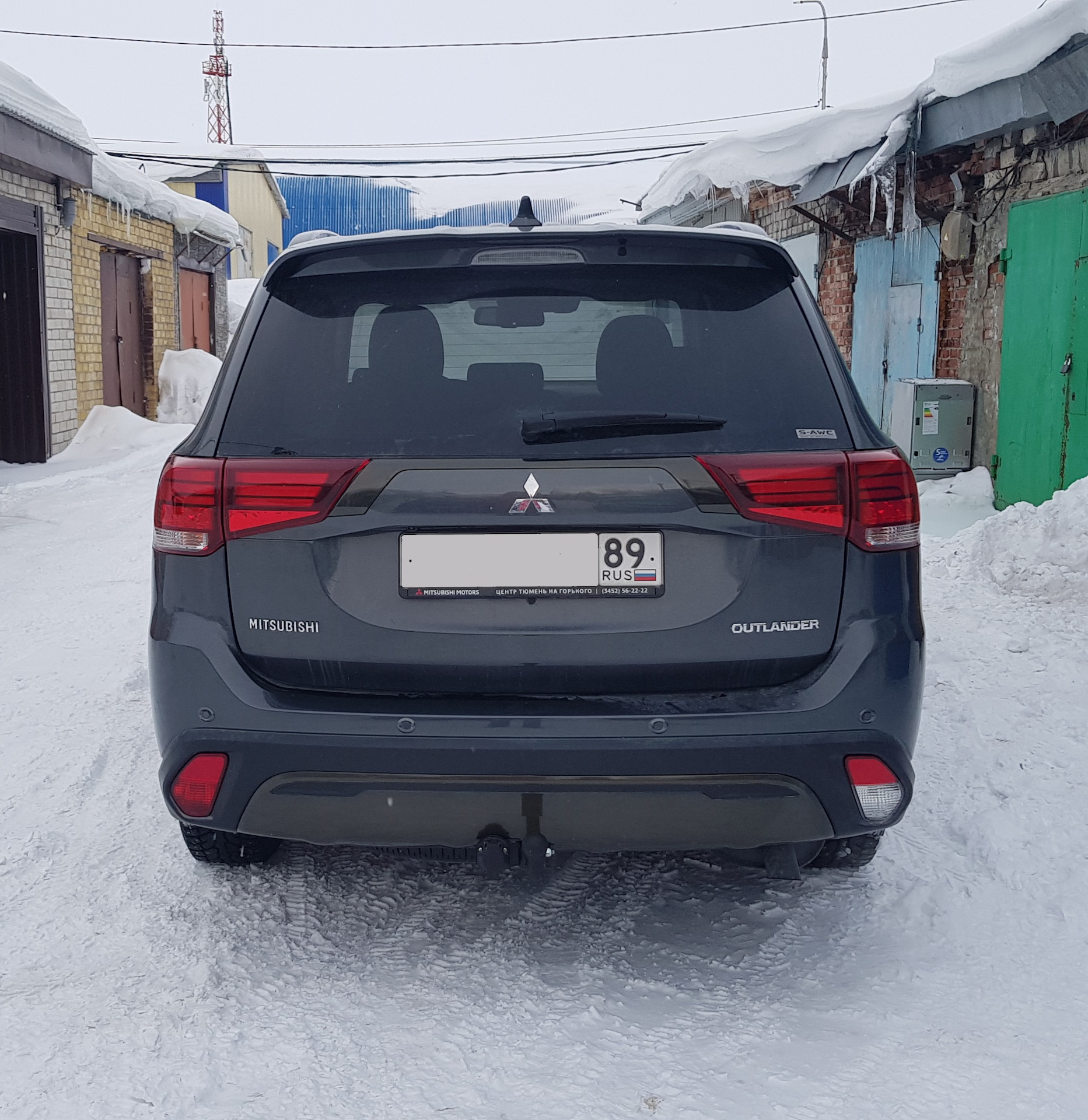 Mitsubishi outlander 3 2 рестайлинг антихром. Mitsubishi outlander антихром. Мицубиси аутлендер 2019 тюнинг. Антихром. Аутлендер антихром.