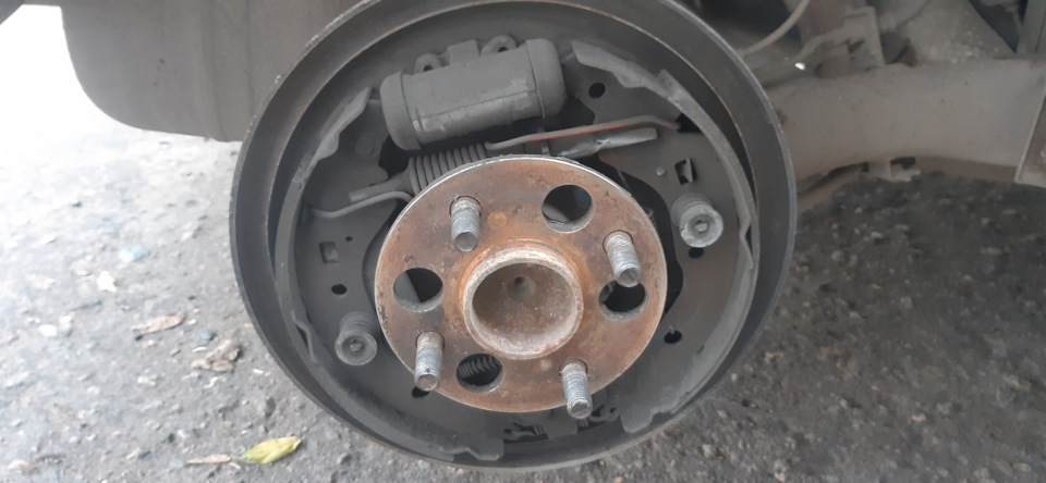 Перелил масло в вариатор и про задние тормоза — Toyota Ractis (1G), 1,5 ...